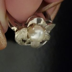 Pearl and diamond ring 14k